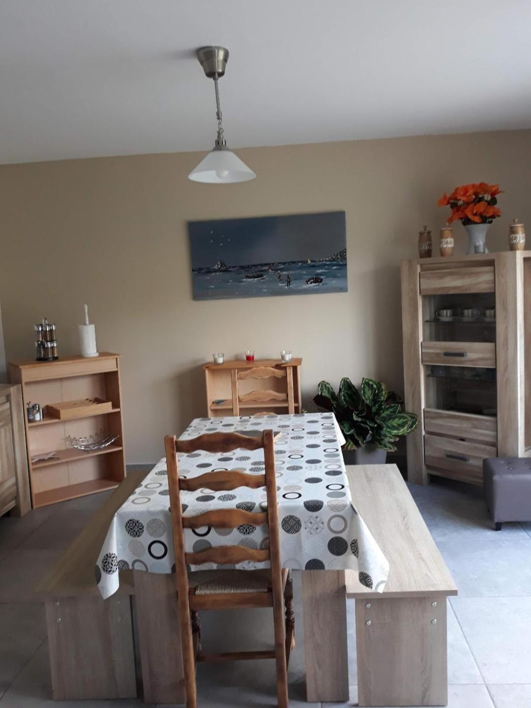 Chambre Privee Dans Maison Proche Du Mont Saint-Michel 勒瓦尔圣贝尔 外观 照片